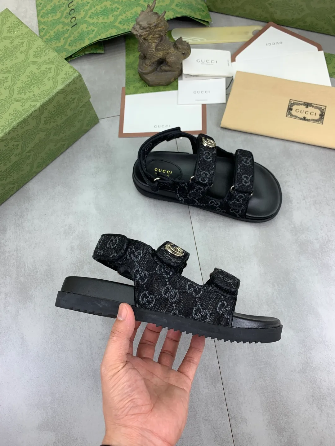 Men's Men's Shoes 💰P460💰【New Style】High Version 🎁🎁🎁 GUCCI New Year of the Snake casual slippers, original official website, perfect workmanship, transmitting a kind of noble luxury, sublimating its definition of luxury in Gucci's high-end extraordinary craftsmanship. Original Gucci double G combination outsole, code number: 35-45, complete package